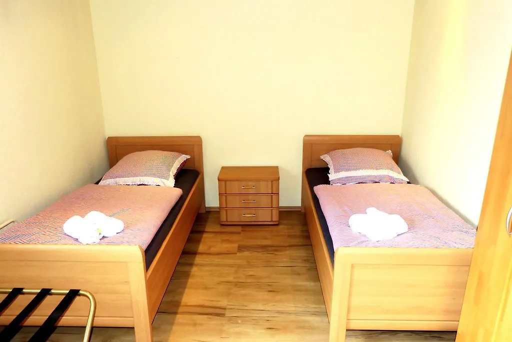 Messe-Zimmer Tus-Treff Homestay Dusseldorf